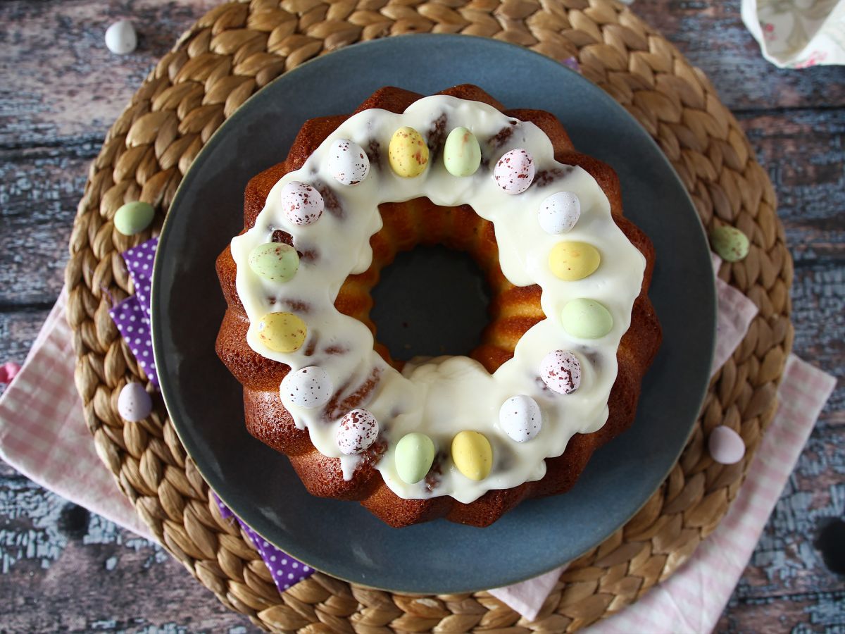 Wielkanocne ciasto bundt z cytryną i białą czekoladą - zdjęcie 6
