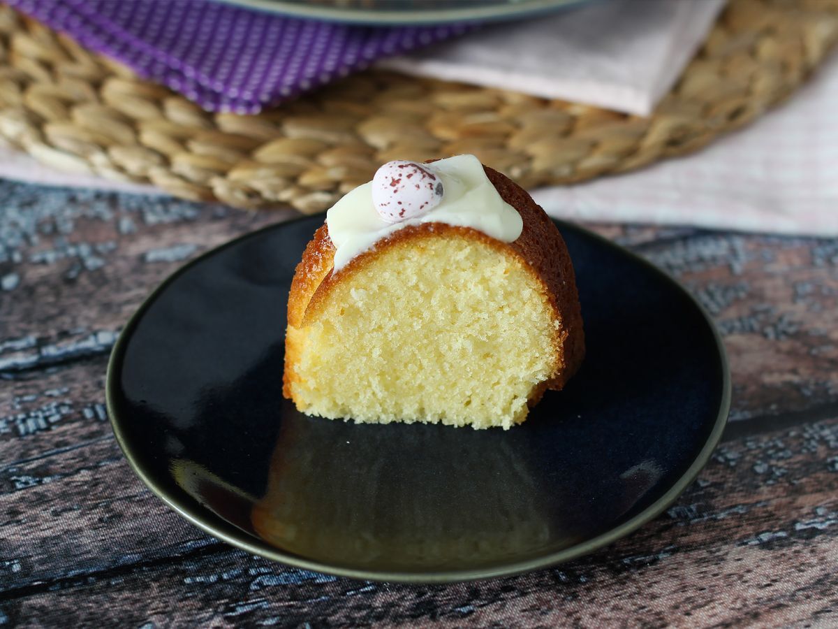 Wielkanocne ciasto bundt z cytryną i białą czekoladą - zdjęcie 7