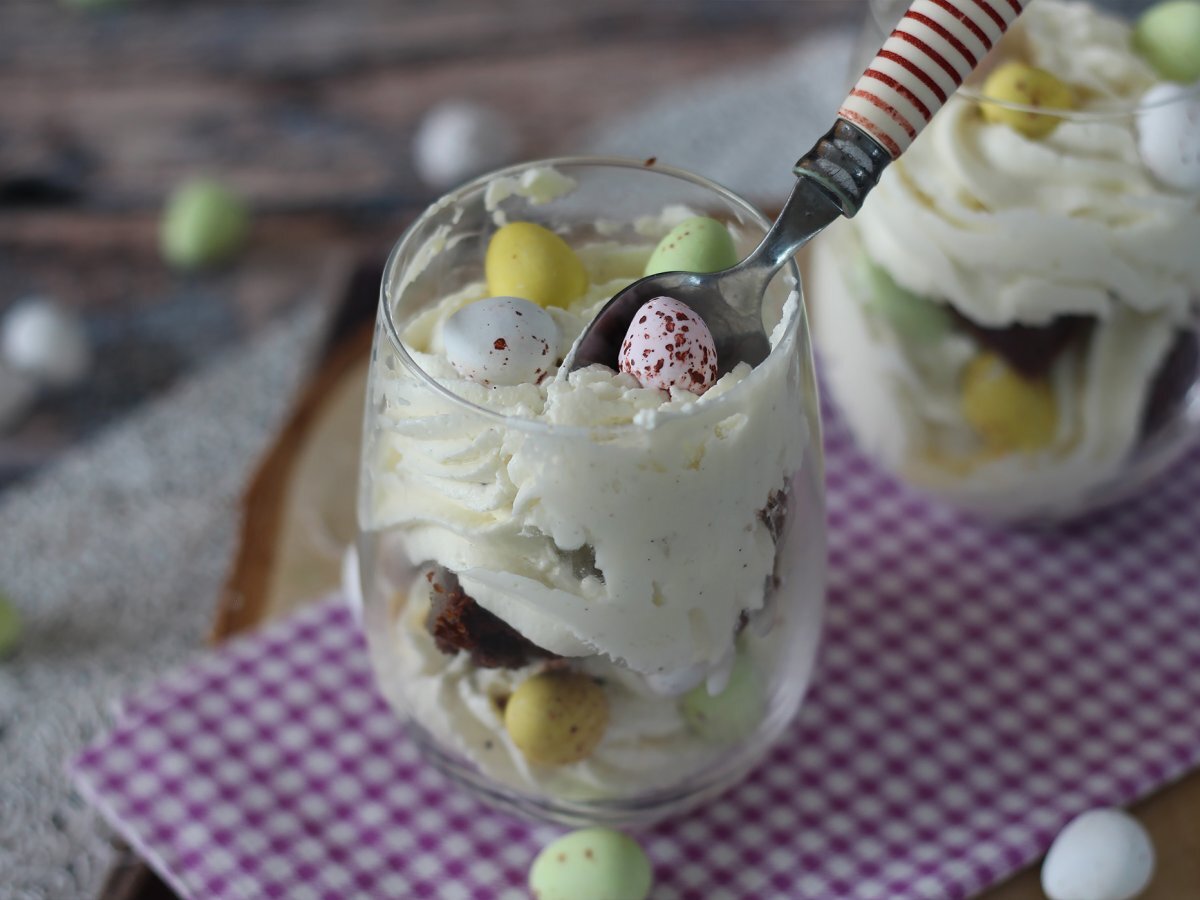 Wielkanocne verrines z brownie i bitą śmietaną - zdjęcie 4