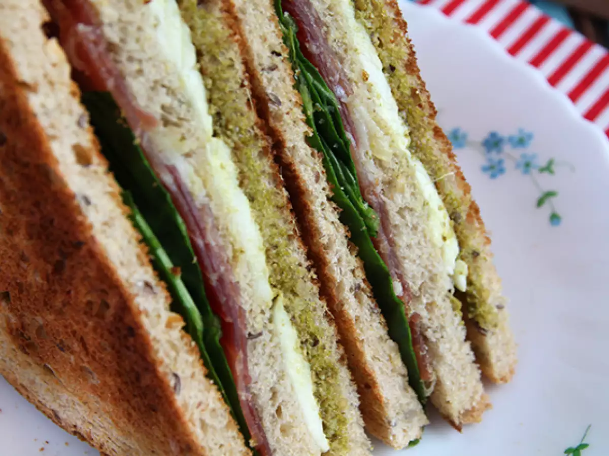 Włoski club sandwich - zdjęcie 4