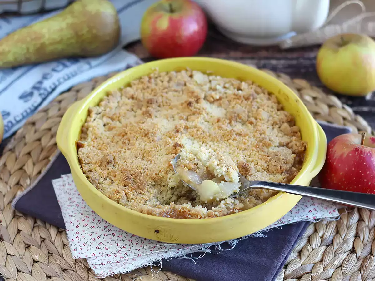 Wyjątkowo chrupiący i delikatny crumble z jabłkami i gruszkami - zdjęcie 5