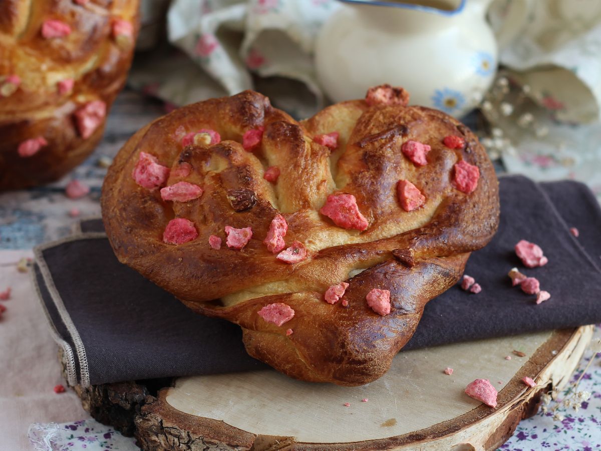 Wyjątkowo miękkie bułeczki brioche w kształcie serca na Walentynki - zdjęcie 5