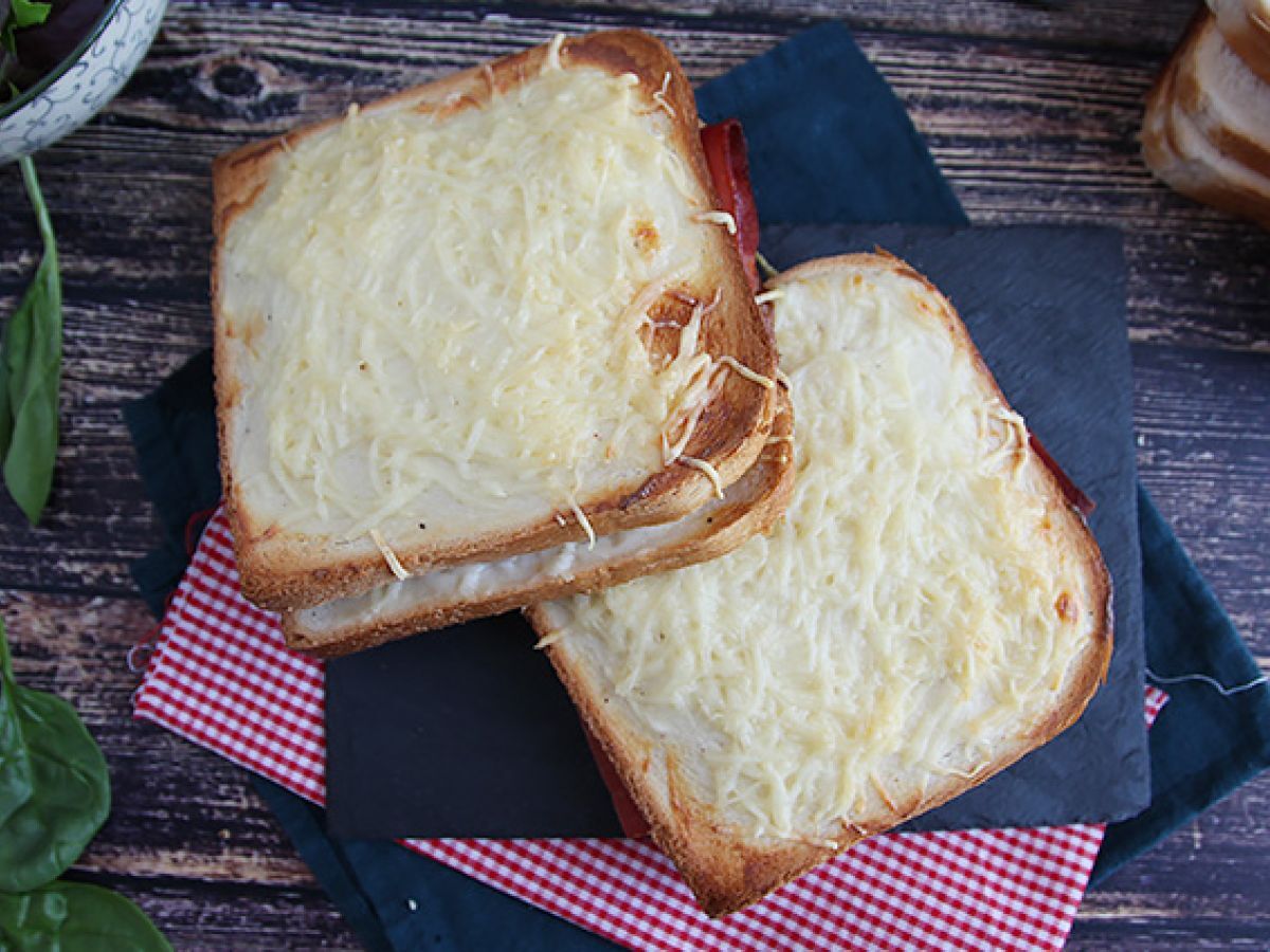 Wyśmienity croque-monsieur z sosem beszamelowym - zdjęcie 4