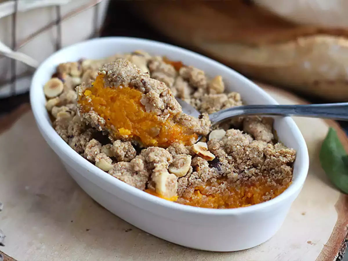 Wytrawna kruszonka z dynią piżmową (butternut) i orzechami laskowymi - zdjęcie 4