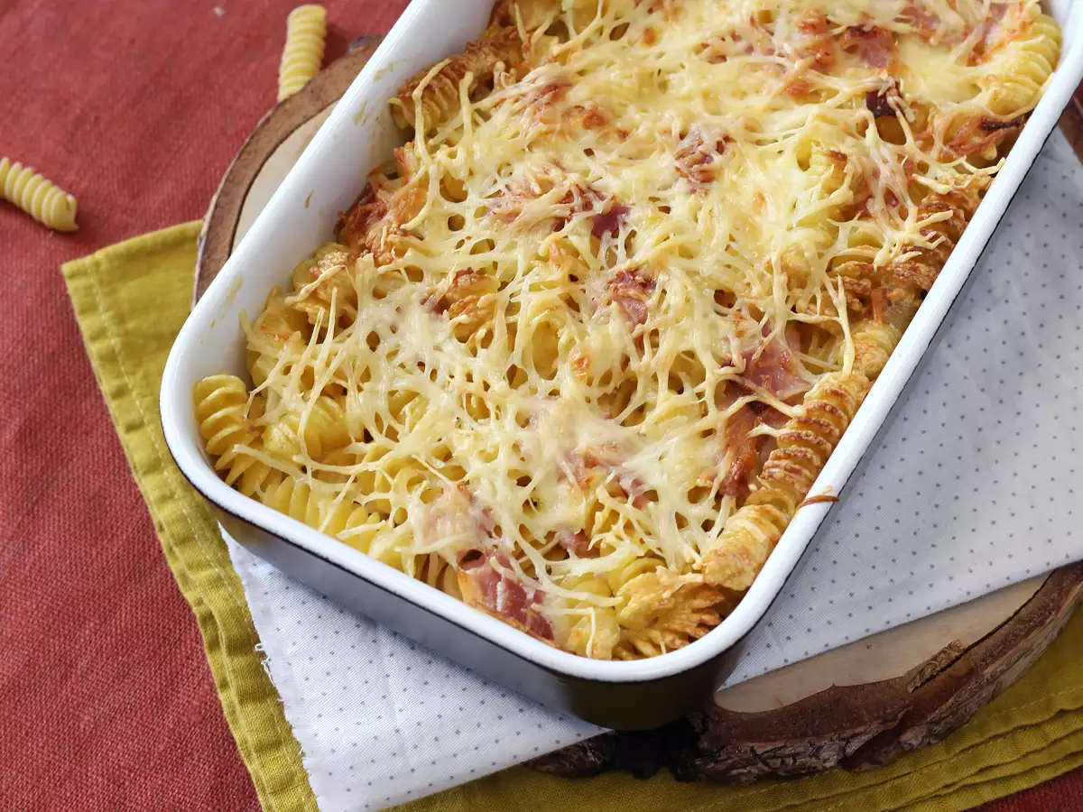 Zapiekanka makaronowa z szynką i serem z airfryera - zdjęcie 5