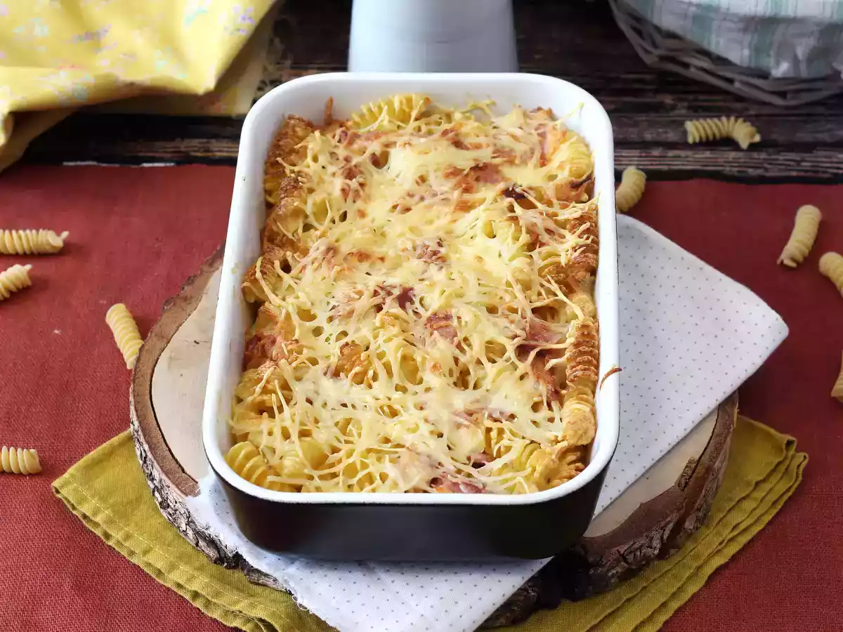 Zapiekanka z makaronu z szynką i serem w urządzeniu airfryer - zdjęcie 4