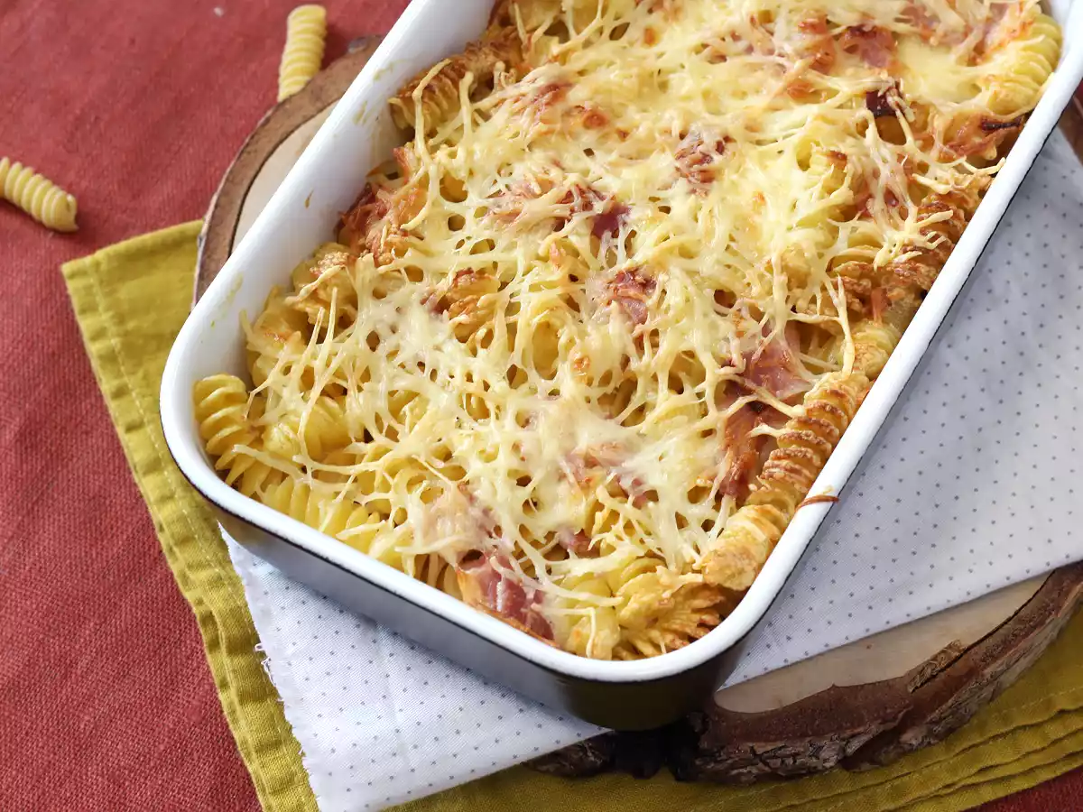 Zapiekanka z makaronu z szynką i serem w urządzeniu airfryer - zdjęcie 5