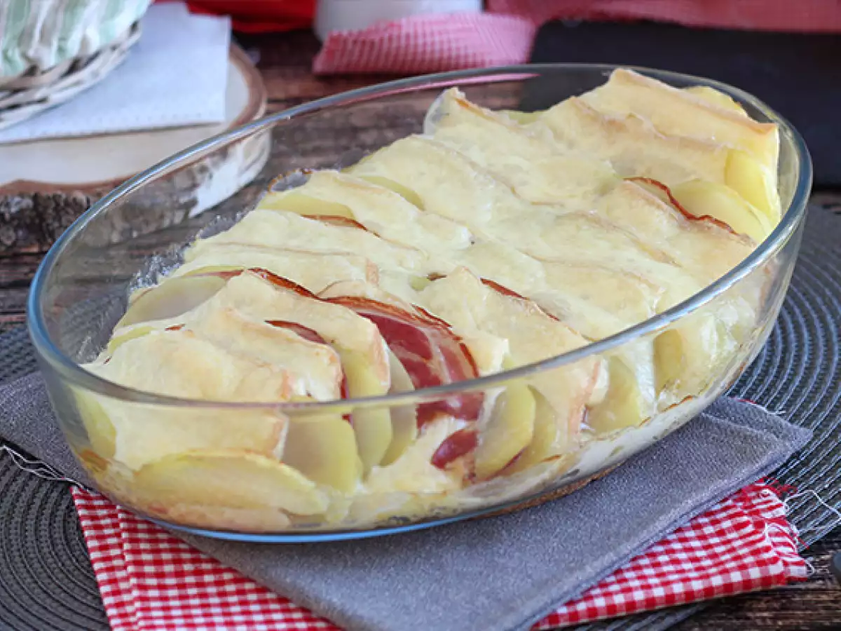 Zapiekanka z serem raclette - zdjęcie 2