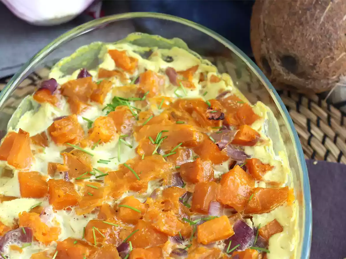 Zapiekanka ze słodkich ziemniaków z mlekiem kokosowym i curry