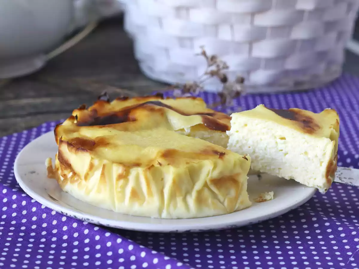 Zdrowy sernik we frytkownicy powietrznej