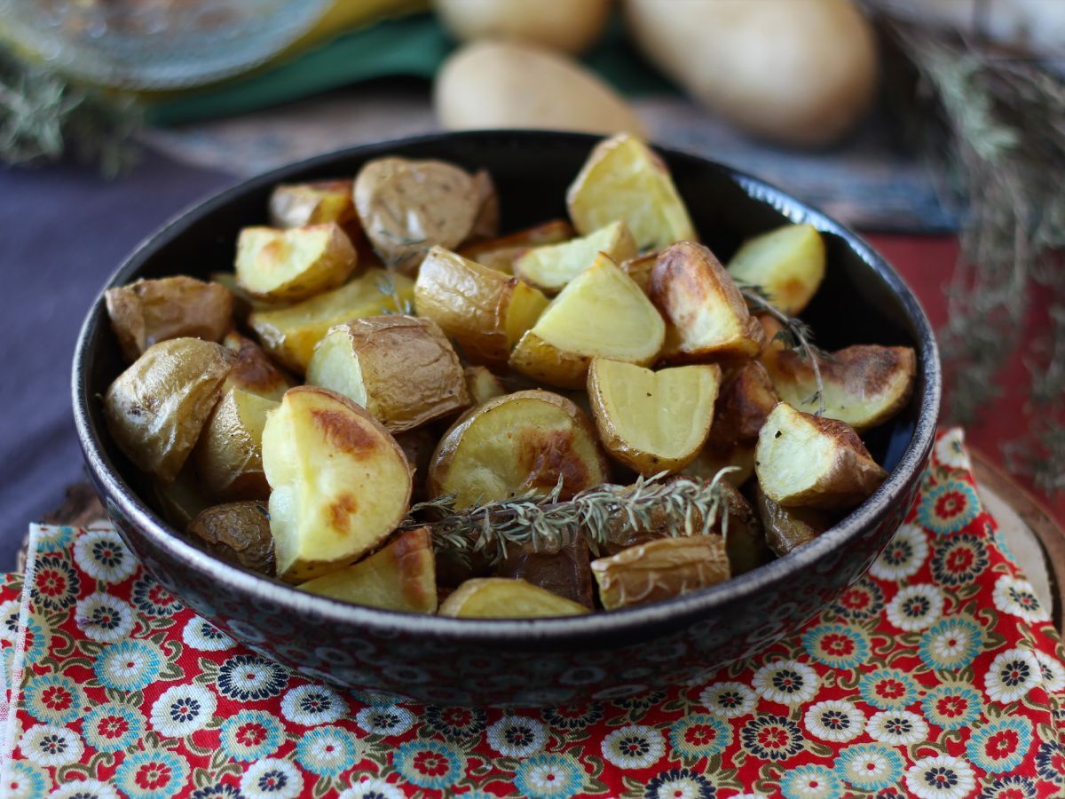 Ziemniaki pieczone w piekarniku - klasyczny i niezawodny przepis