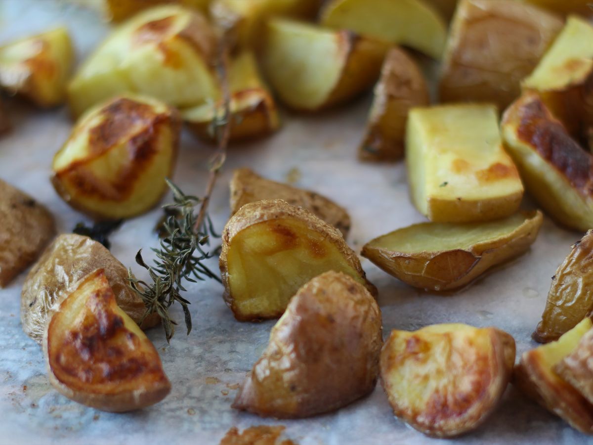 Ziemniaki pieczone w piekarniku - klasyczny i niezawodny przepis - zdjęcie 2