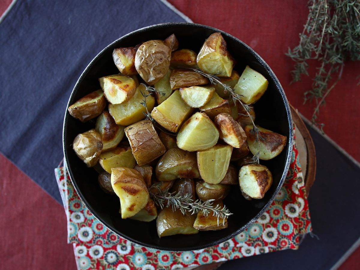 Ziemniaki pieczone w piekarniku - klasyczny i niezawodny przepis - zdjęcie 5